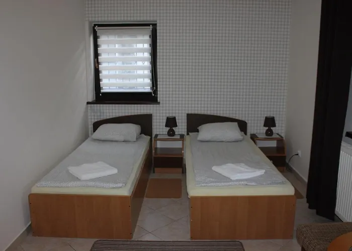 Park Lesny 'u Kaczyny' Hotel *